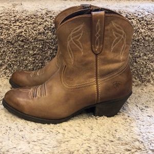 Women’s Ariat boots